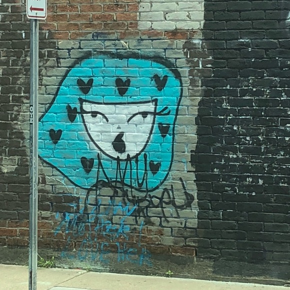 Meet your Posher, Gabi - Picture 1 of 1